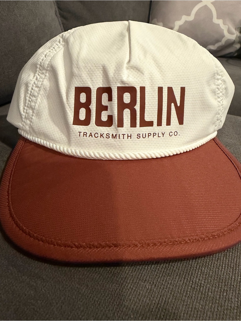 Tracksmith Berlin Two-Tone Mesh Cap - White & Rust